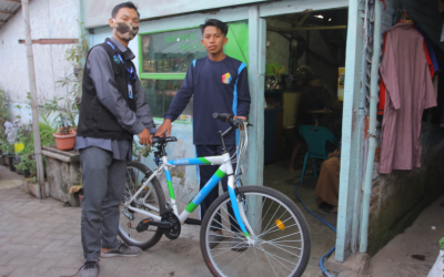 SEPEDA UNTUK SISWA PENJAGA MAKAM