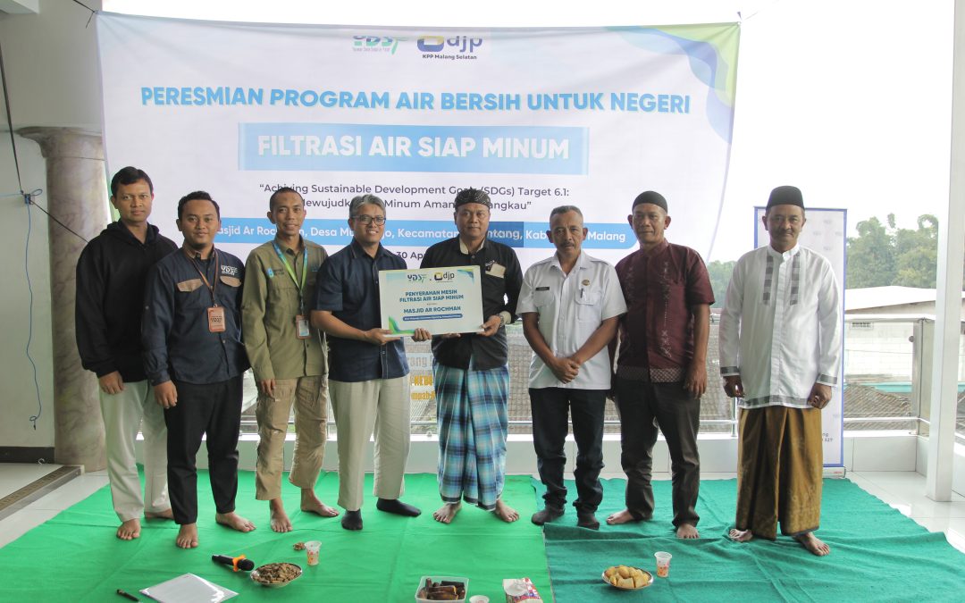 YDSF Menyerahkan Mesin Filtrasi Air Siap Minum di Masjid Ar Rochman, Ngantang