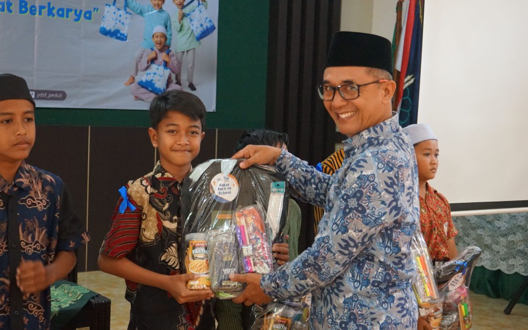 MUHARRAM 1447 H : YDSF Bagikan Hampers Back To School Kepada 105 Anak Yatim