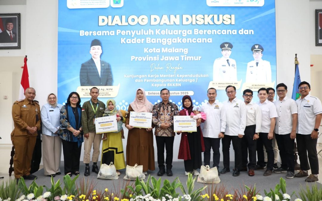 Laznas YDSF Malang Dukung Program BKKBN Cegah Stunting, Dampingi Menteri Serahkan simbolisasi 1000 Paket Nutrisi di Kota Malang
